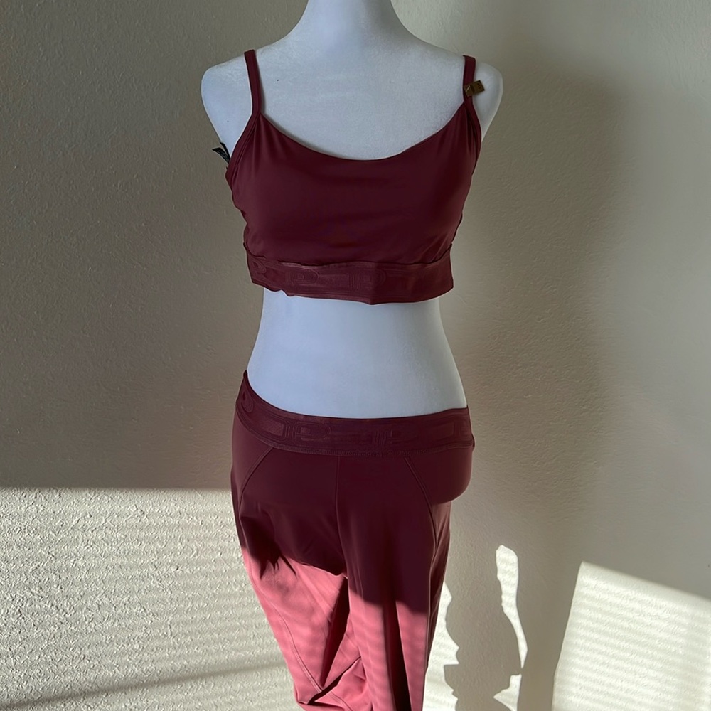 MWT Victoria Secret Pink Set !Leggings sizeMedium and Top size Large
